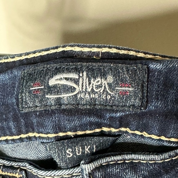 Silver Jeans Co - Suki Capri cut into shorts Size 27 - Picture 3 of 5